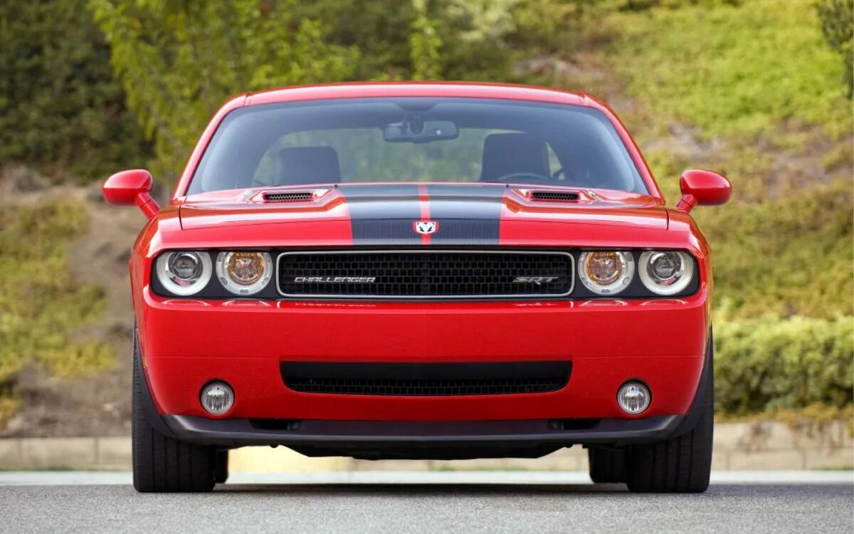 Что значит додж. Додж челленджер. dodge challenger srt8. додж челленджер срт 8. челенжер додж челленджер.