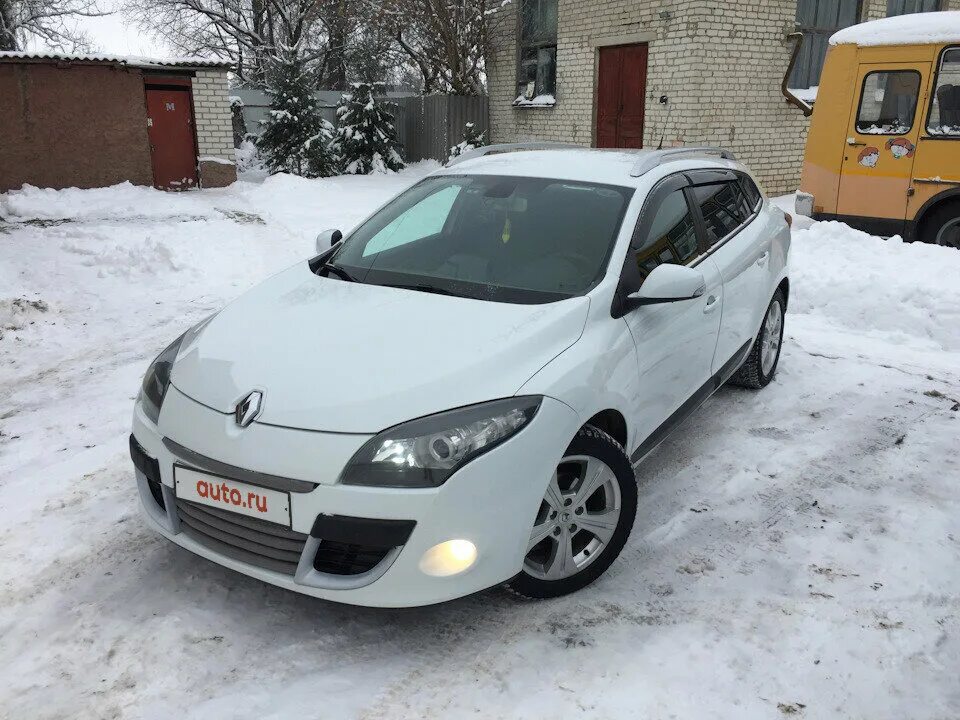 Рено меган 3 дизель 2009 года. Renault megane 2009 хэтчбек. Renault megane 3 1. 5 дизель хэтчбек. Рено меган 2009.