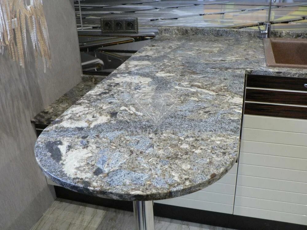 Производитель кварцевых столешниц. Silestone столешницы. Столешница кварц vicostone. Столешница из кварца. Кварц агломерат столешница.