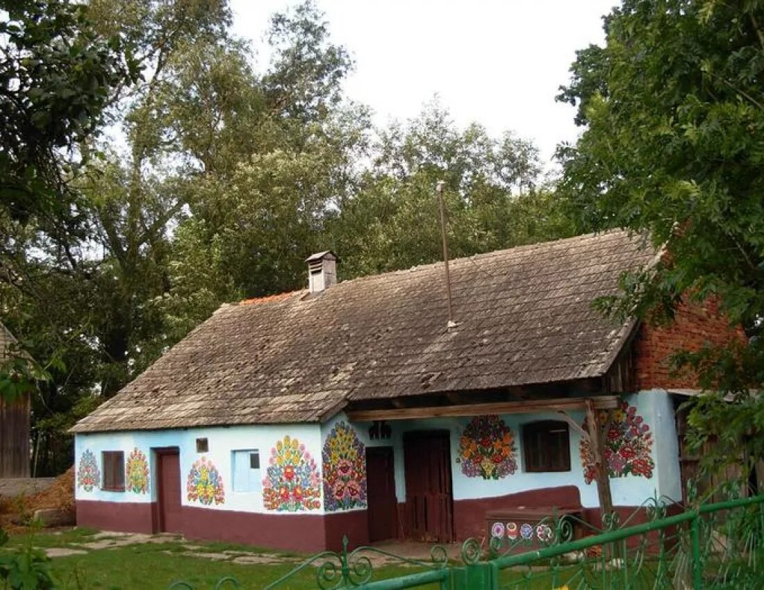 Пол села. Д залипье гомельский район. мазанка польская. кузнец в деревне залипье. польские деревни в польше.
