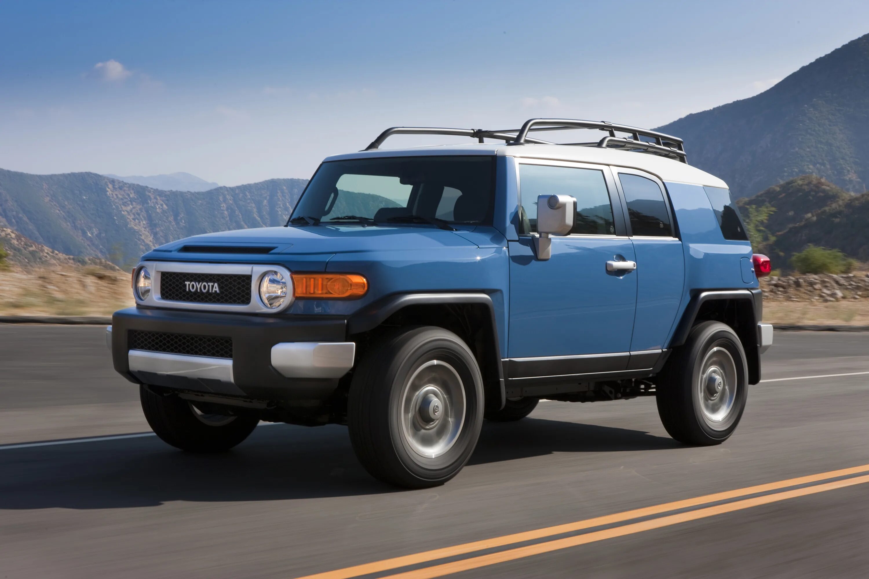 Toyota fj cruiser 2008. Toyota fj cruiser 2014. Тойота 4 раннер. Тойота джип марки. Внедорожник toyota 4runner 2009.