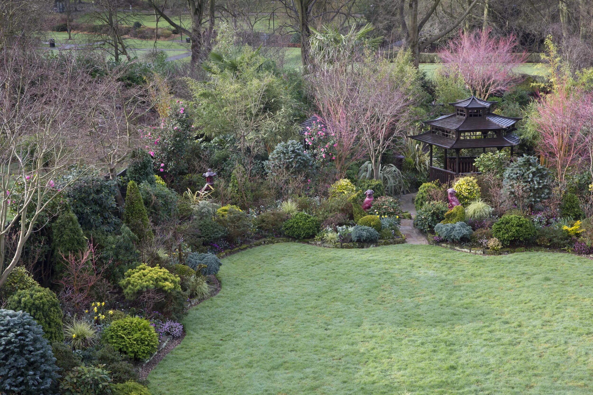 Сады пита Удольфа. Walsall-Garden Англия. Ботанический сад в Англии. Весенние сады Англии. Сад ньютонов