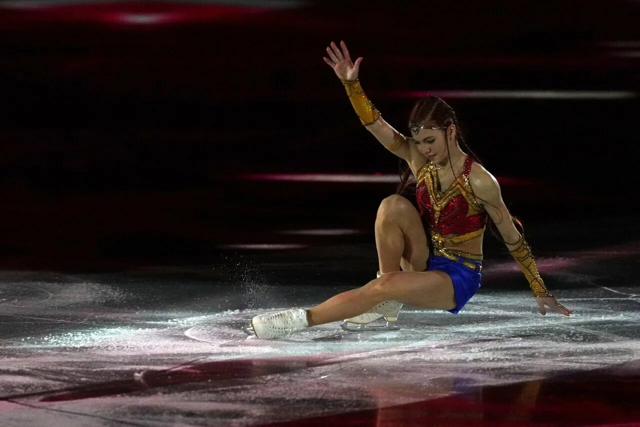 Когда чемпионат по прыжкам фигурное катание будет. Фигурист упал. Когда чемпионат по прыжкам фигурное катание будет. Когда чемпионат по прыжкам фигурное катание будет. Камила валиева фигурное катание 2022.