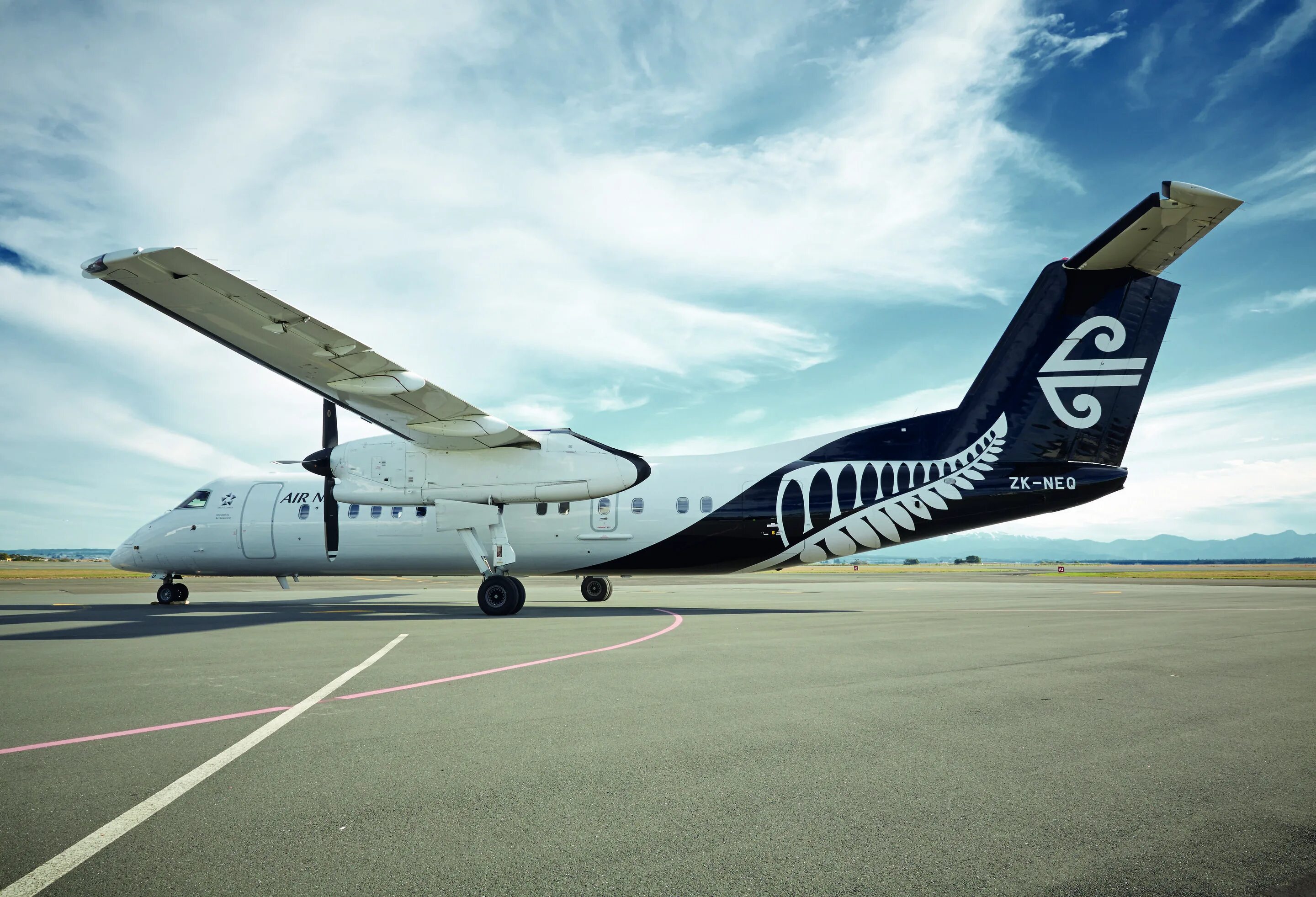 Bombardier q300. Dash 8 q300 New Zealand. Air New Zealand plane.