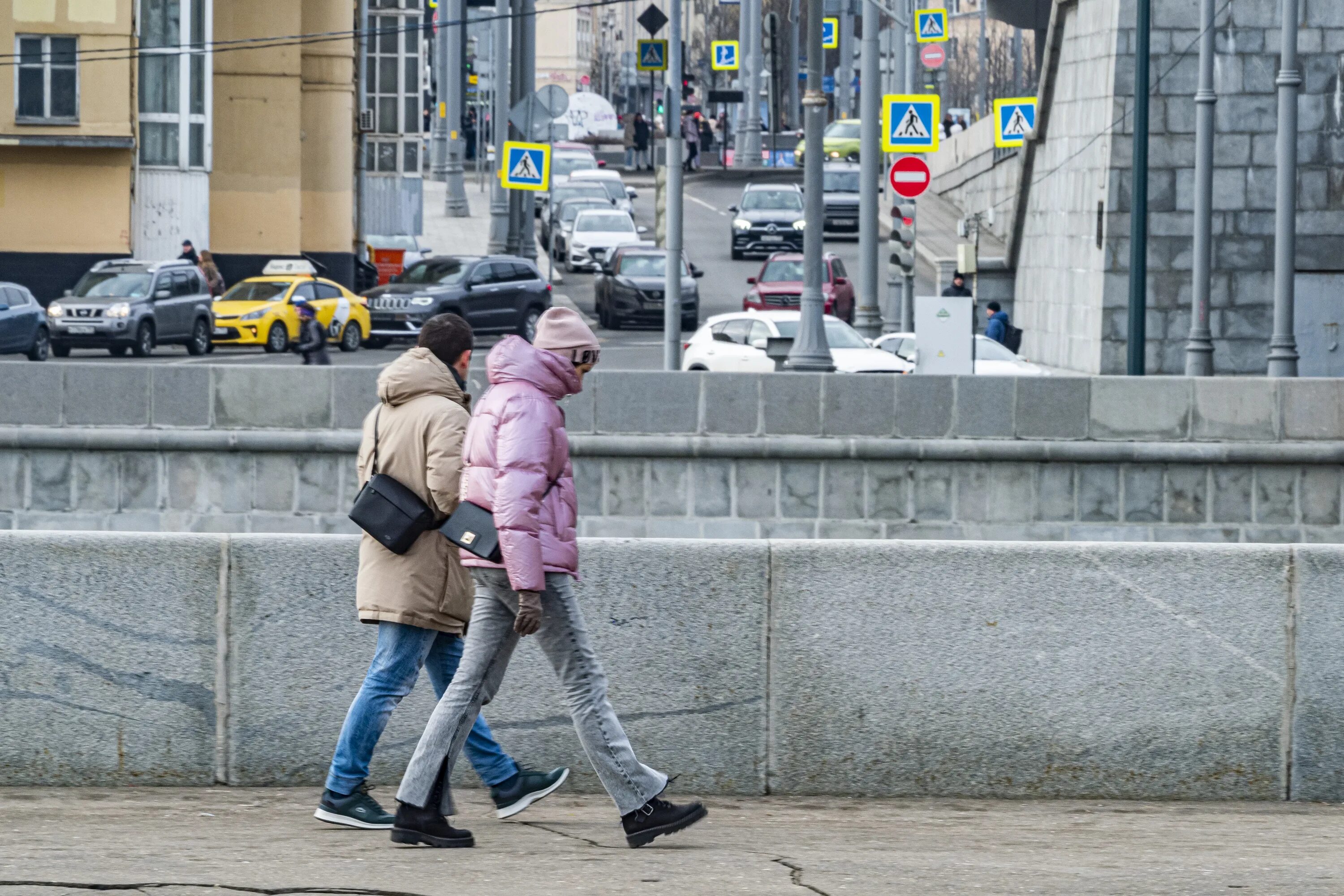 Население москвы выросло. Жители Москвы. Население Москвы картинки. Москва люди. Население Москвы 2010.