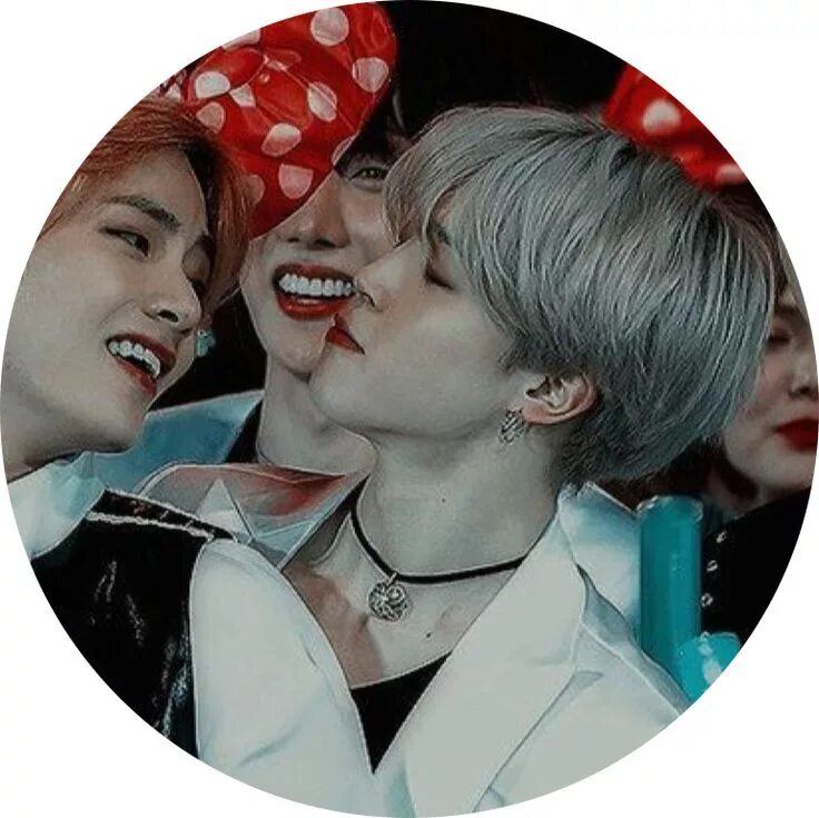 Чон юнхо ateez. Парные аватарки с твайс. Парная ава кпоп. Самые красивые корейские пары. Парная ава кпоп.