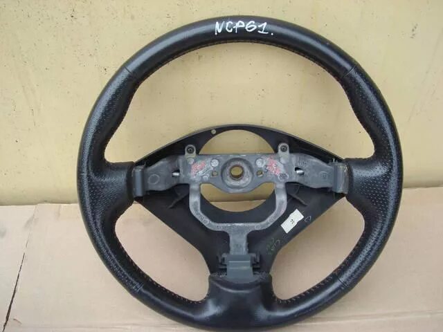 Руль тойота ист. Руль toyota ist. Руль toyota ist 2003 год. Руль тойота королла. Руль тойота ист 2002.