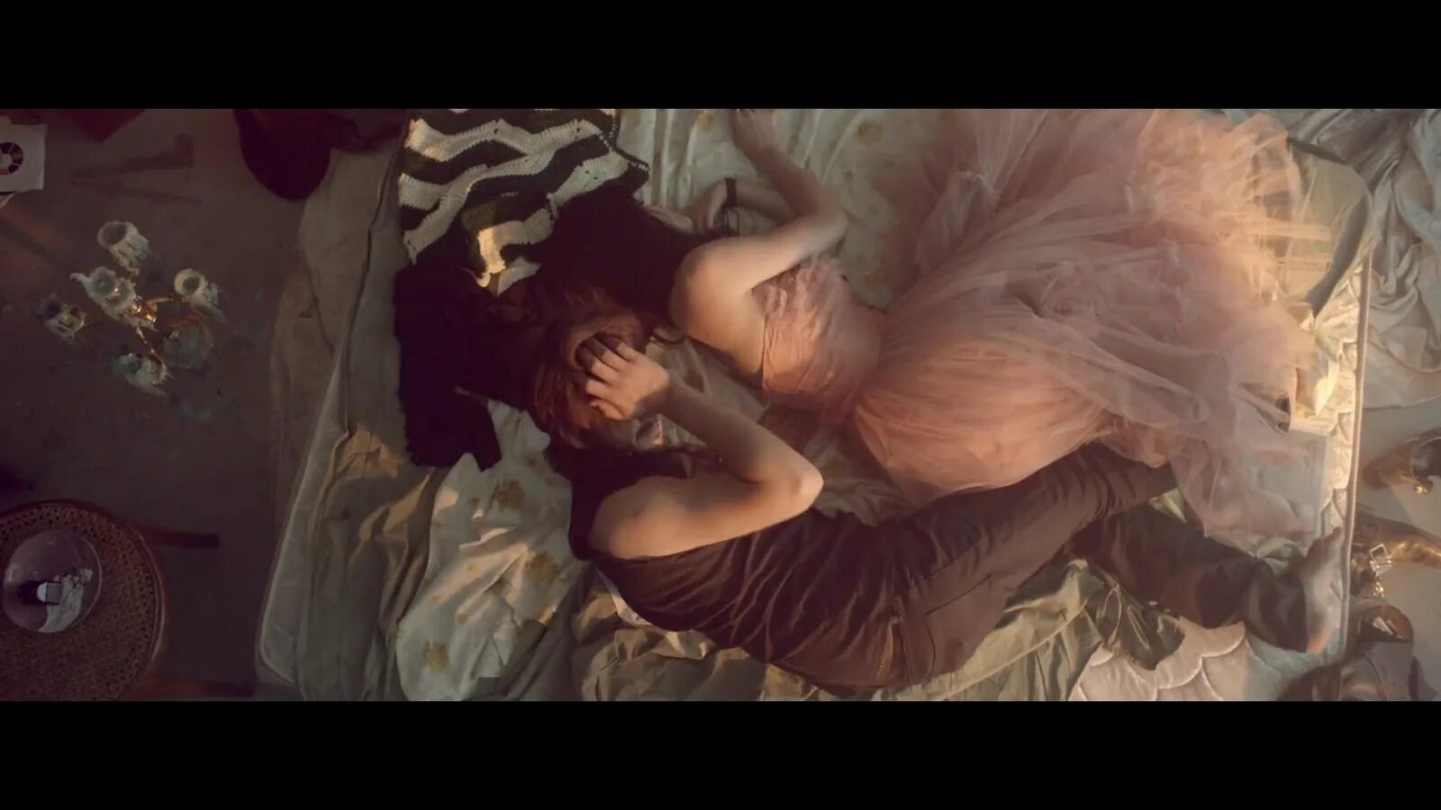 The one that. Кэти Перри the one that got away. Katy Perry the one that got away обложка. Katy Perry one that got away клип. Диего Луна в клипе Кэти Перри.