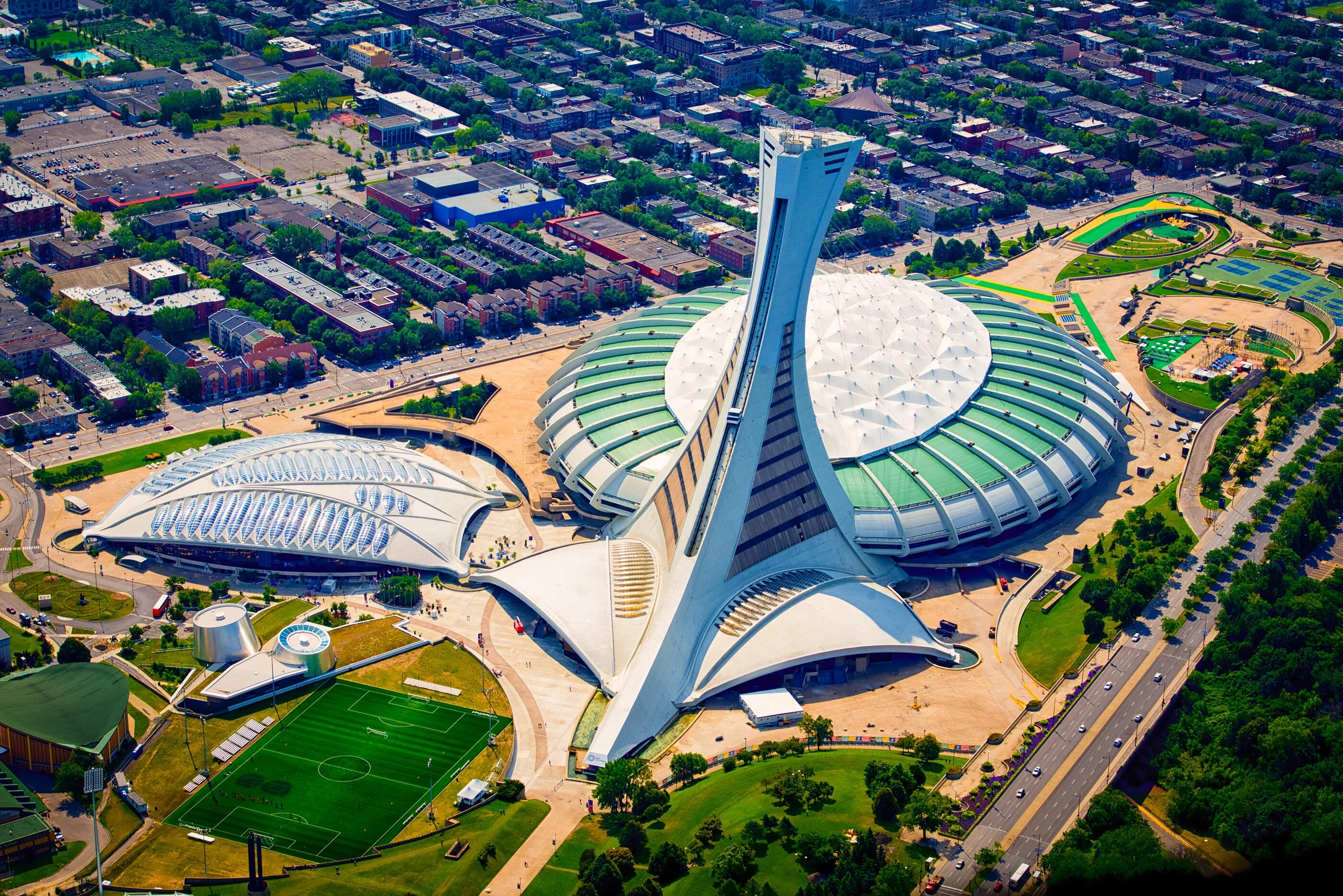 Olympic stadium. Олимпийский стадион Монреаль Канада. Олимпийский стадион Монреаль 1976. Олимпийский стадион Монреаля (Stade Olympique de Montréal). Олимпийский стадион в Монреале конструкции.