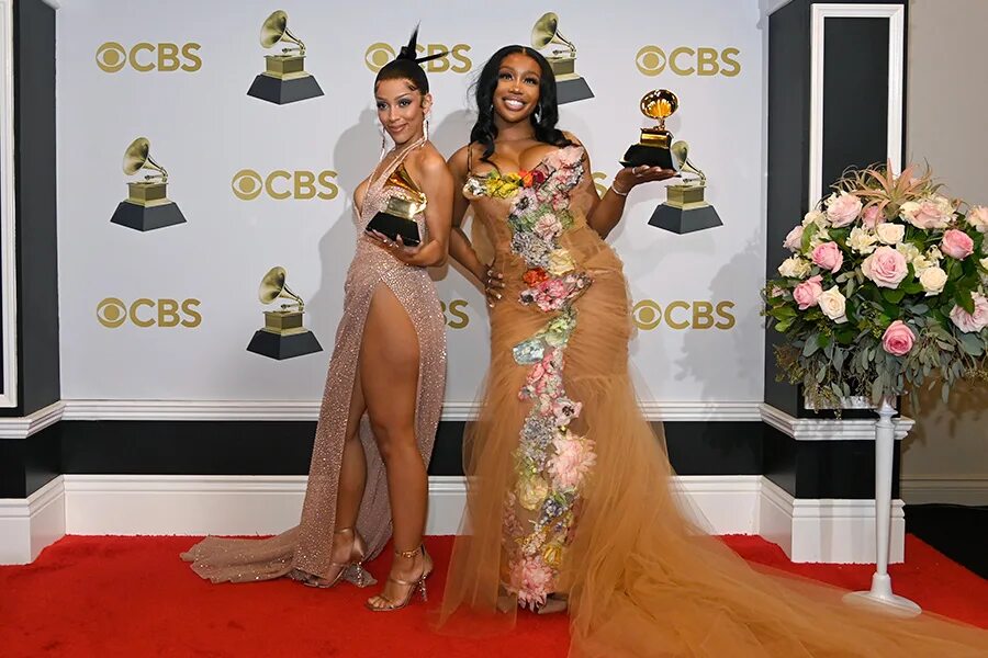 Грэмми 2023 наряды. Доджа кэт грэмми 2024. Doja cat грэмми 2022. Грэмми 2023 lizzo. Премия грэмми 2023.