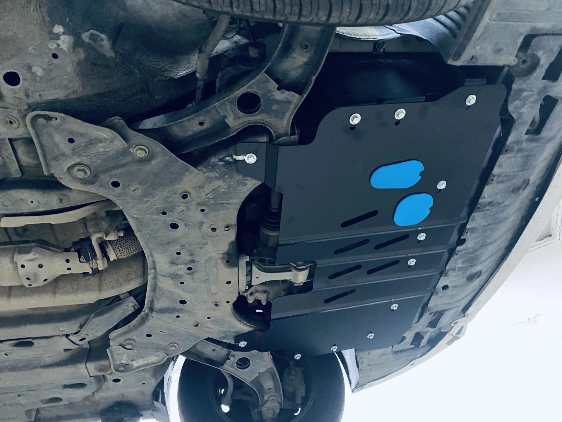 R40102l200 защита картера. Защита hyundai i30. Защита hyundai i30. Защита картера hyundai i30 2014. Защита картера двигателя хендай i30 2013.