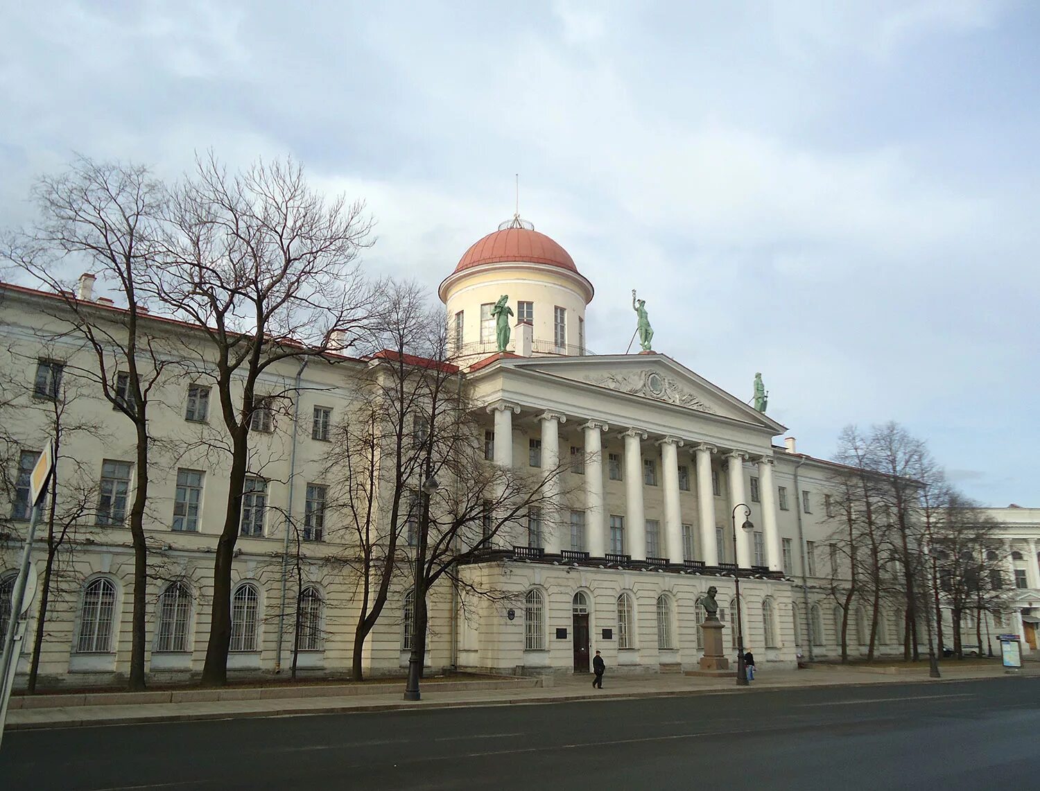 Набережная Макарова 4 Пушкинский дом. Пушкинский дом, Санкт-Петербург, набережная Макарова. ИРЛИ РАН Пушкинский дом. Таможня Пушкинский дом на Васильевском острове. Адрес пушкинского дома