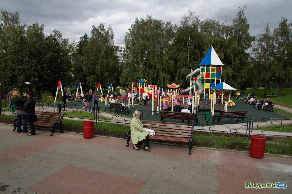 искра видное детская площадка. московская область, город видное, тимоховский парк. детский город в видном. лесопарк видное. видновский лесопарк видное.