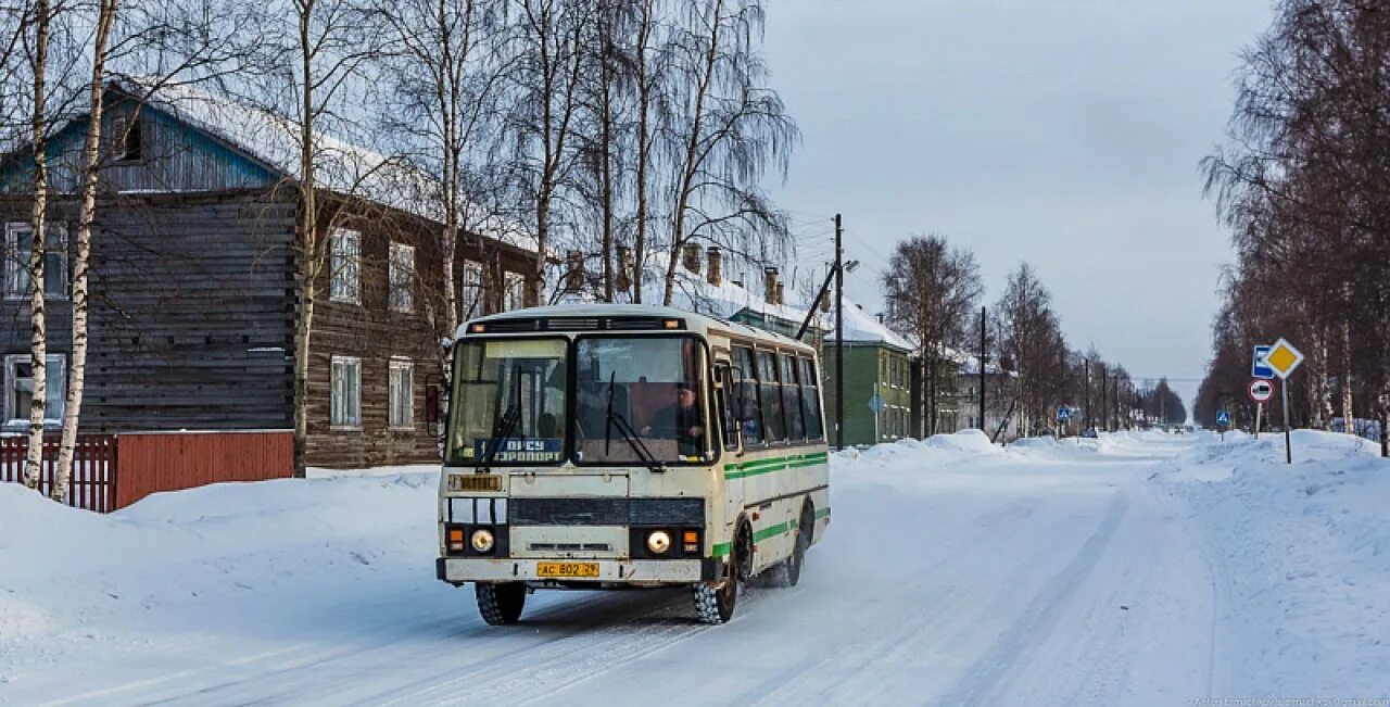 Погода в мезени на 10 дней. Аэропорт Мезень Архангельская область. Город Мезень Архангельской области. Автобус Мезень. Мезень (город) города Архангельской области.