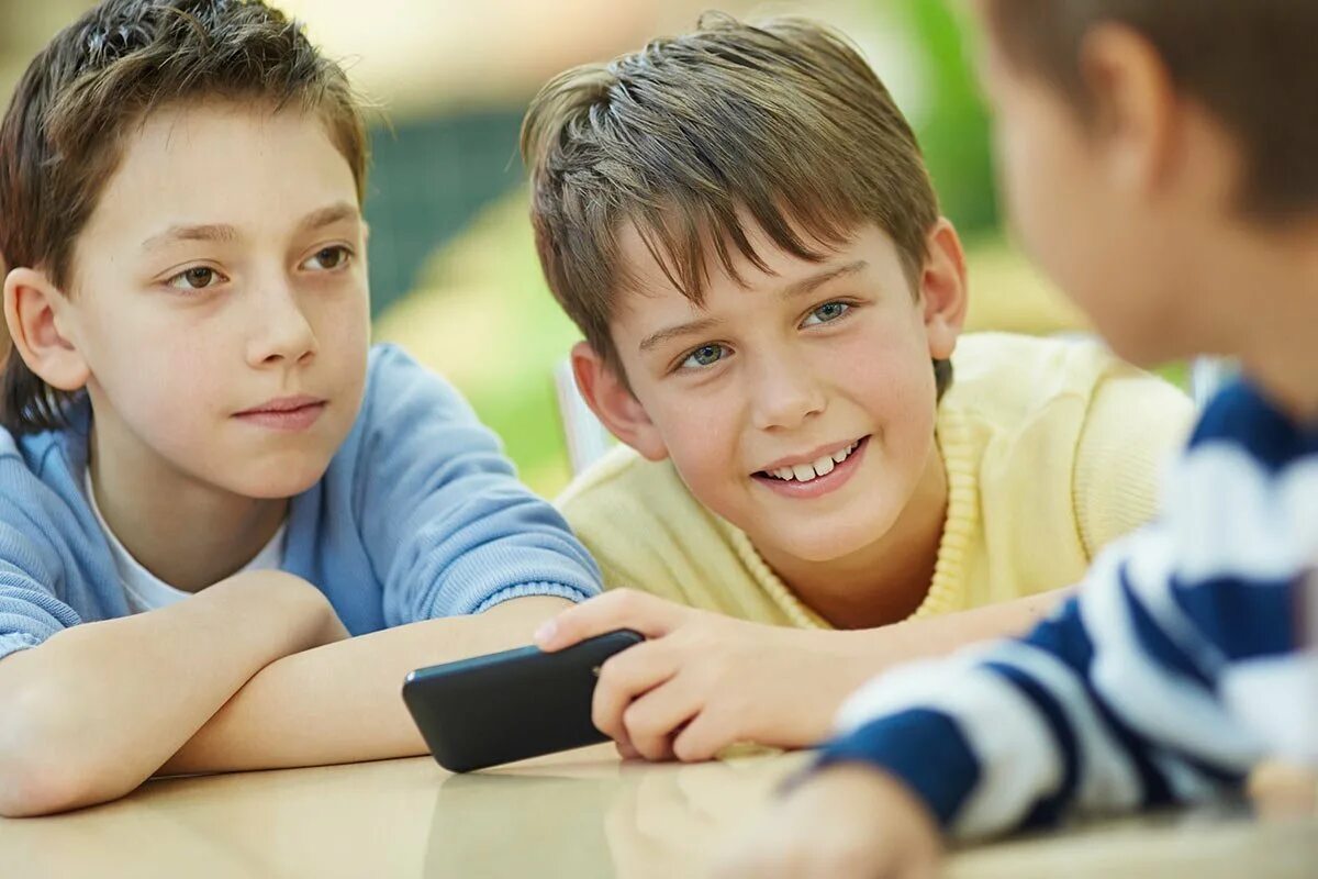 Воспитание два мальчика. Лето дети. Отец и сын. Близнецы мальчики. Воспитание два мальчика.