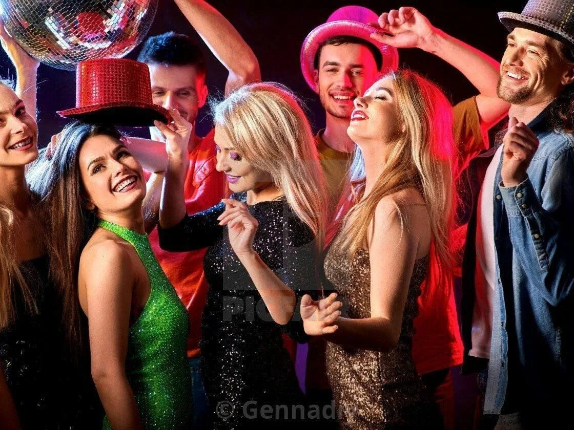 Night club группа. Вечеринка. Люди которые были на вечеринке. Люди которые были на вечеринке. Веселая компания картинки.