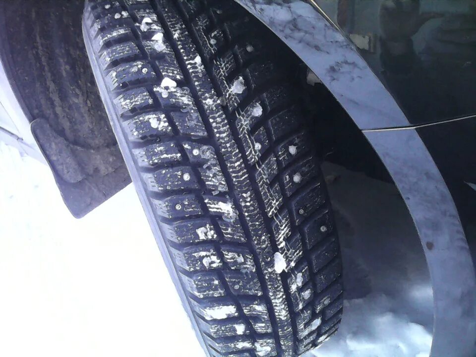 Кумхо kw22. Отзывы шипованной резины кумхо. Зимняя резина kumho 2013 izen kw 23. Kumho kw22. Авторазбор резина шипованная на ваз 2102.