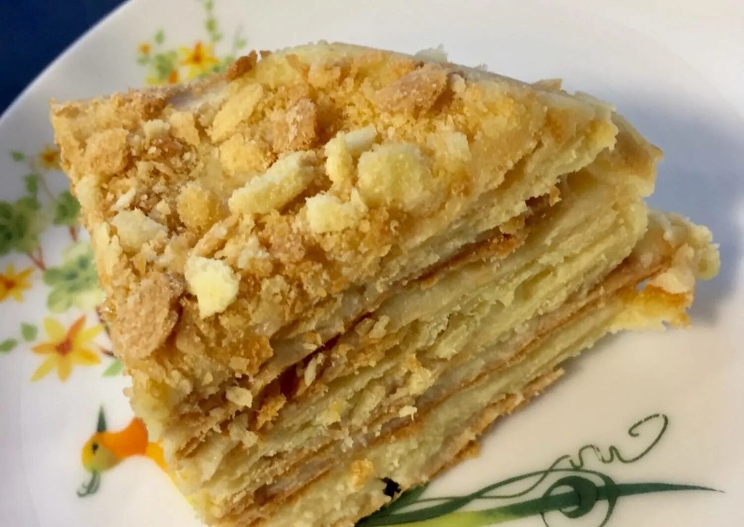 Торт наполеон зейтун. Как оформить торт наполеон красиво. Торт наполеон калорийность на 100 грамм. Бабушкин наполеон. Заварной крем для наполеона.