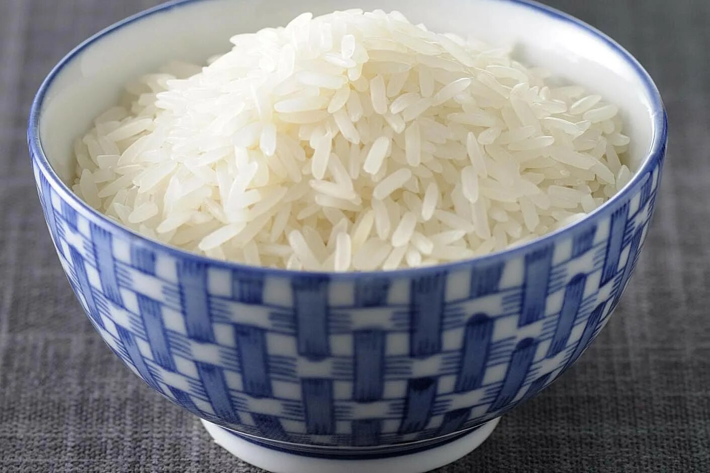 Как сварить длиннозерный рис рассыпчатым. Рис сариван. jasmine rice. рис жасмин отварной. рис в рисоварке.