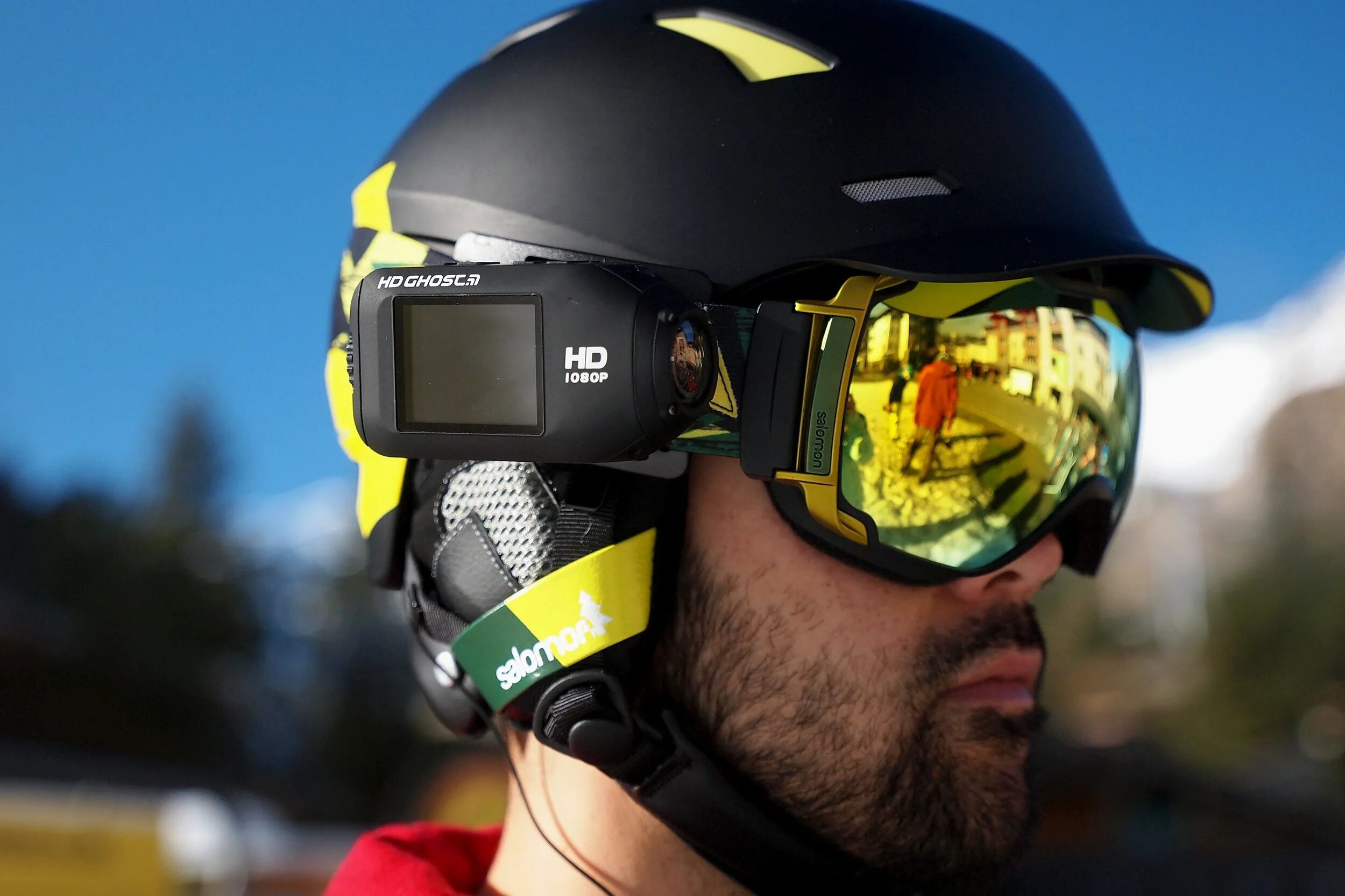 Камера на шлем горнолыжный. Вижу экшн. Съемка под водой экшн камерой. Gopro hero 4. Сноубордист с фотоаппаратом.