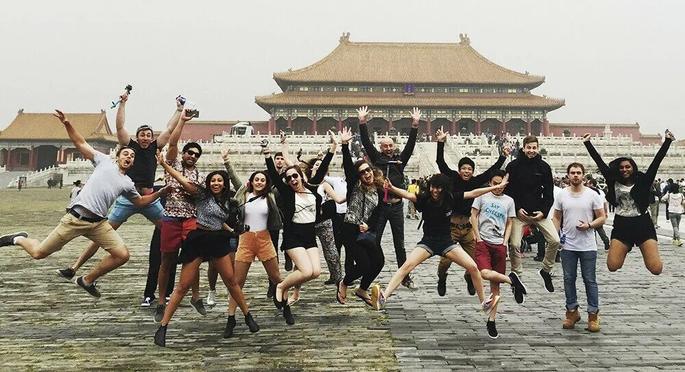 Китайская культура. C in china. Иностранцы в китае. Конфуцианский храм в китае. Армия ноак.