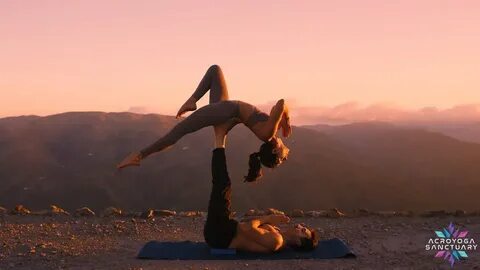 Acro Yoga. 