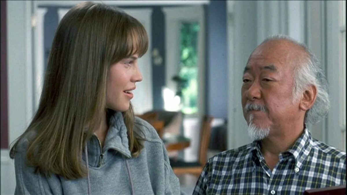 Хилари суонк парень каратист. Фильм малыш каратист 4. Парень-каратист фильм 1984 4. Парень каратист 4. Хилари суонк парень каратист.