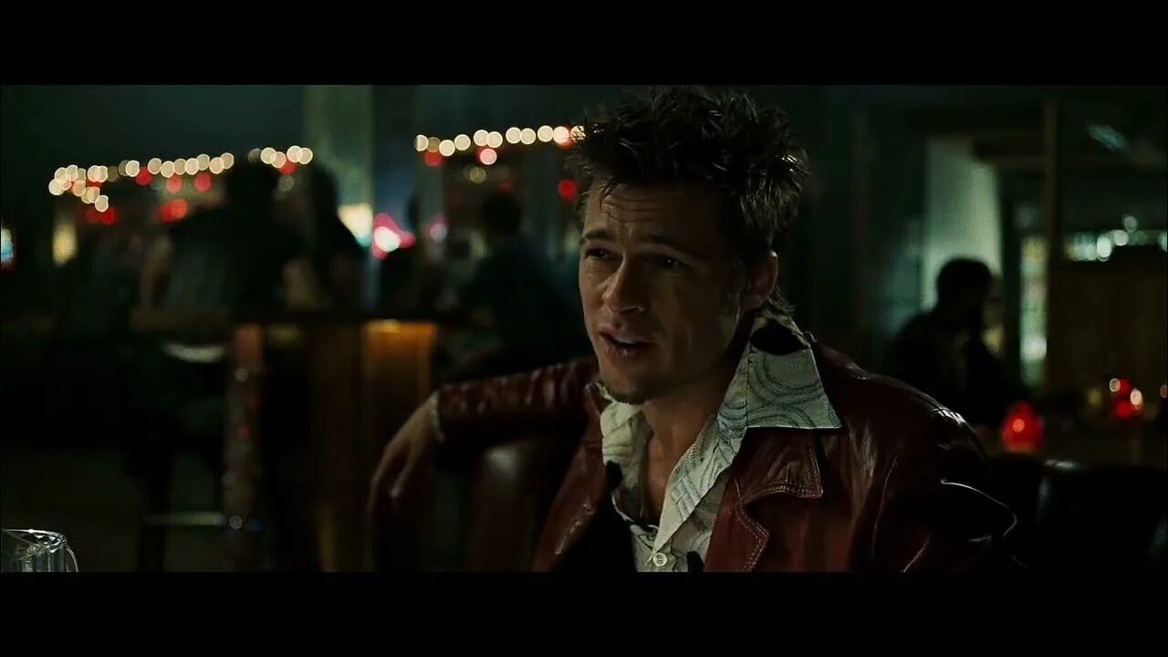 Марла и тайлер финальная сцена. Песня в конце бойцовского. Бойцовский клуб револьвер. Песня в конце бойцовского. Эдвард нортон бойцовский.