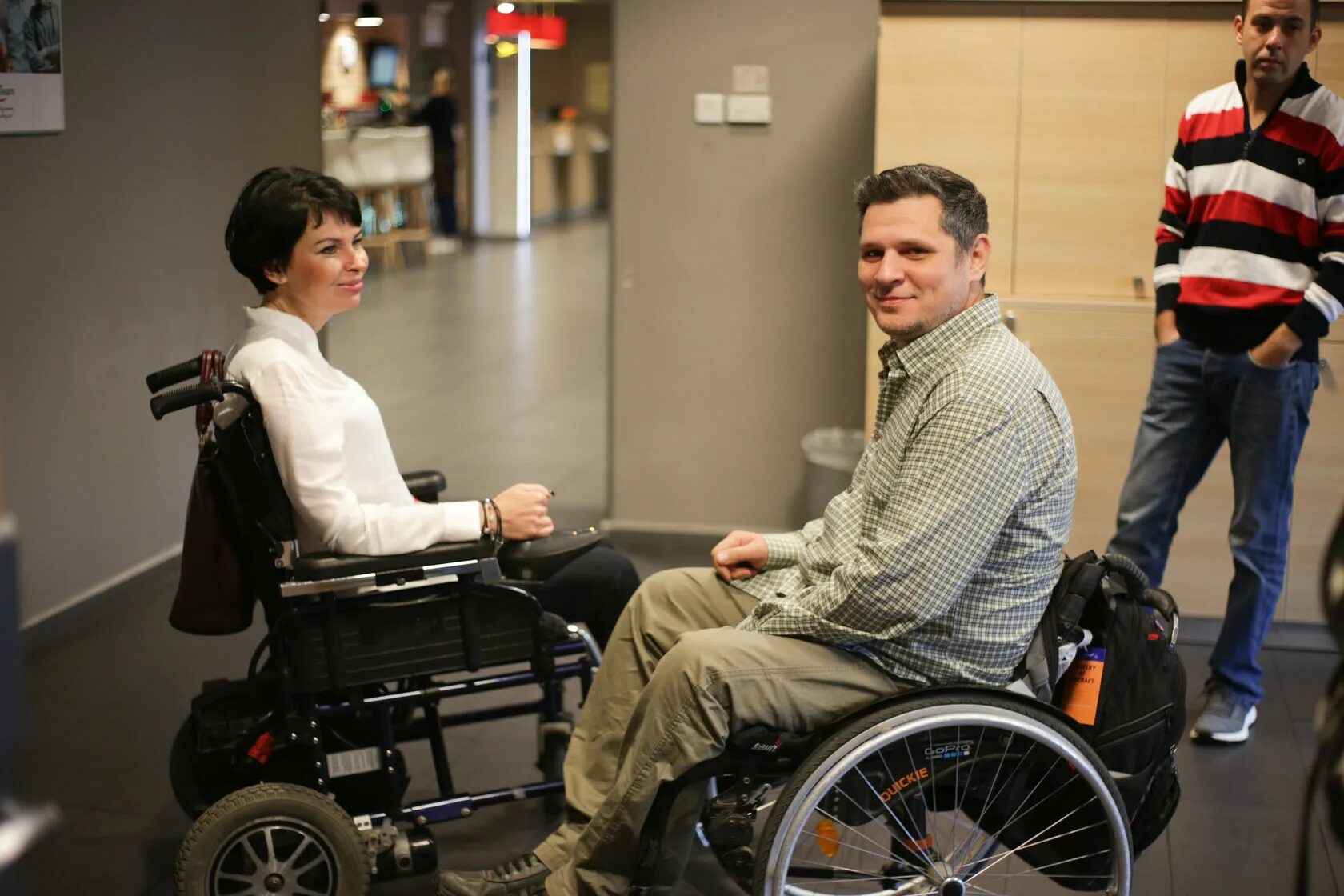Общение с инвалидами. Взаимодействия с людьми с инвалидностью. Познакомиться с инвалидом. Группы инвалидов знакомств