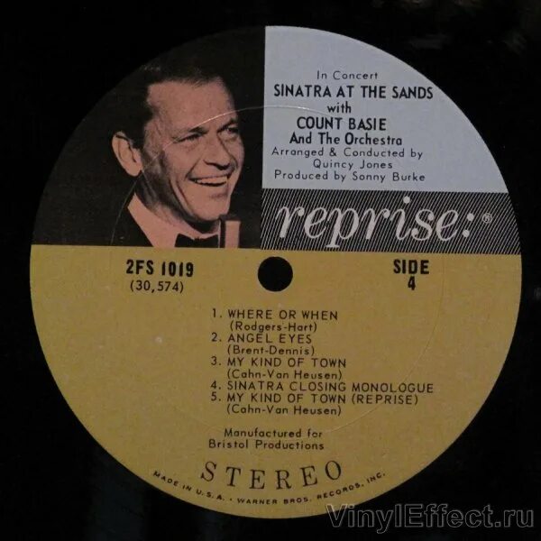 Фрэнк Синатра in the Night. Frank Sinatra strangers. Frank Sinatra - the World we knew. Moonlight Sinatra.