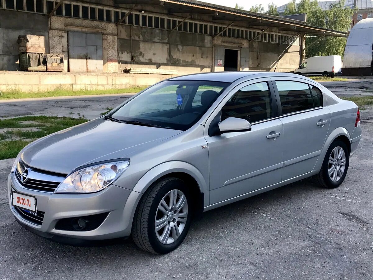 Opel h отзывы. Opel Astra h 2008 Рестайлинг. Opel Astra h 2008 седан.