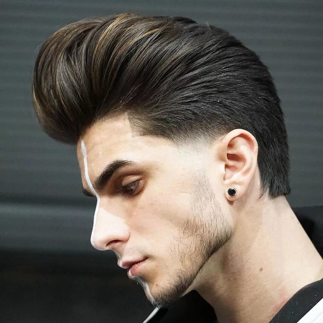 Мужские стрижки отзывы. Андеркат Помпадур. Стрижка мужская Modern Pompadour. Помпадур барбер. Josh Lamonaca.