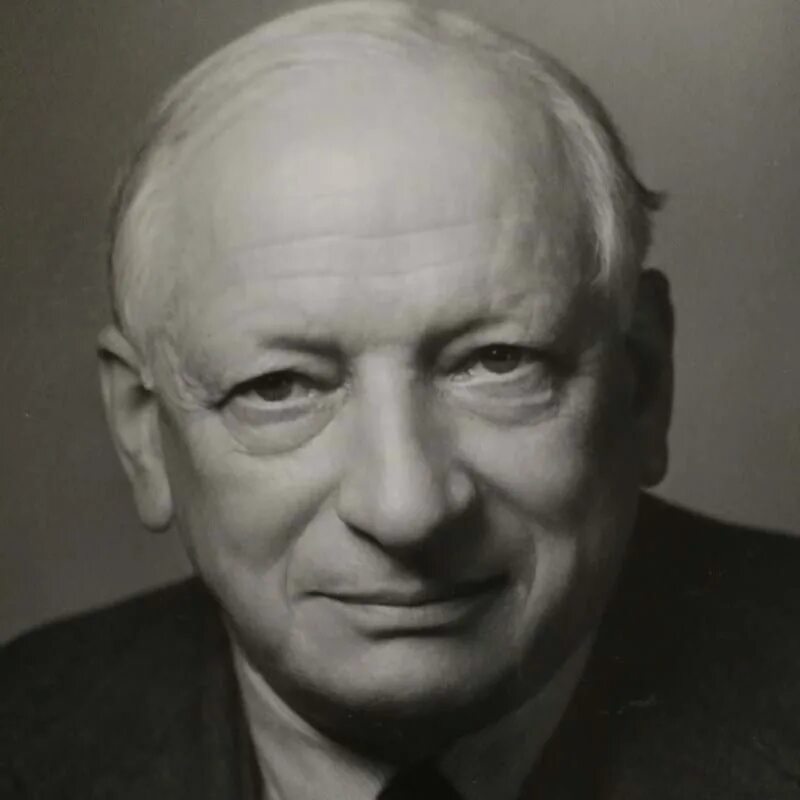 Создатель книги рекордов. Книга рекордов гиннесса презентация. Хью бивер фото. Хью бивер книга рекордов гинеса. Хью бивер гиннес.