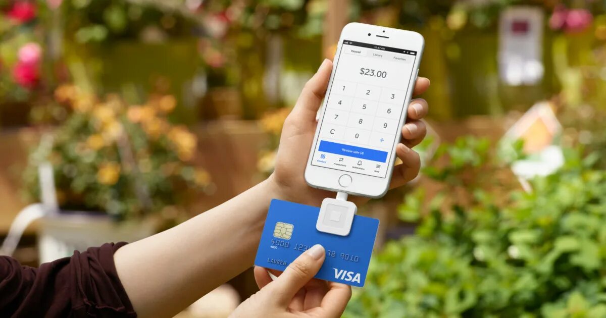 Iphone reader. Платежная компания square. square reader. терминал айфон. square reader iphone.