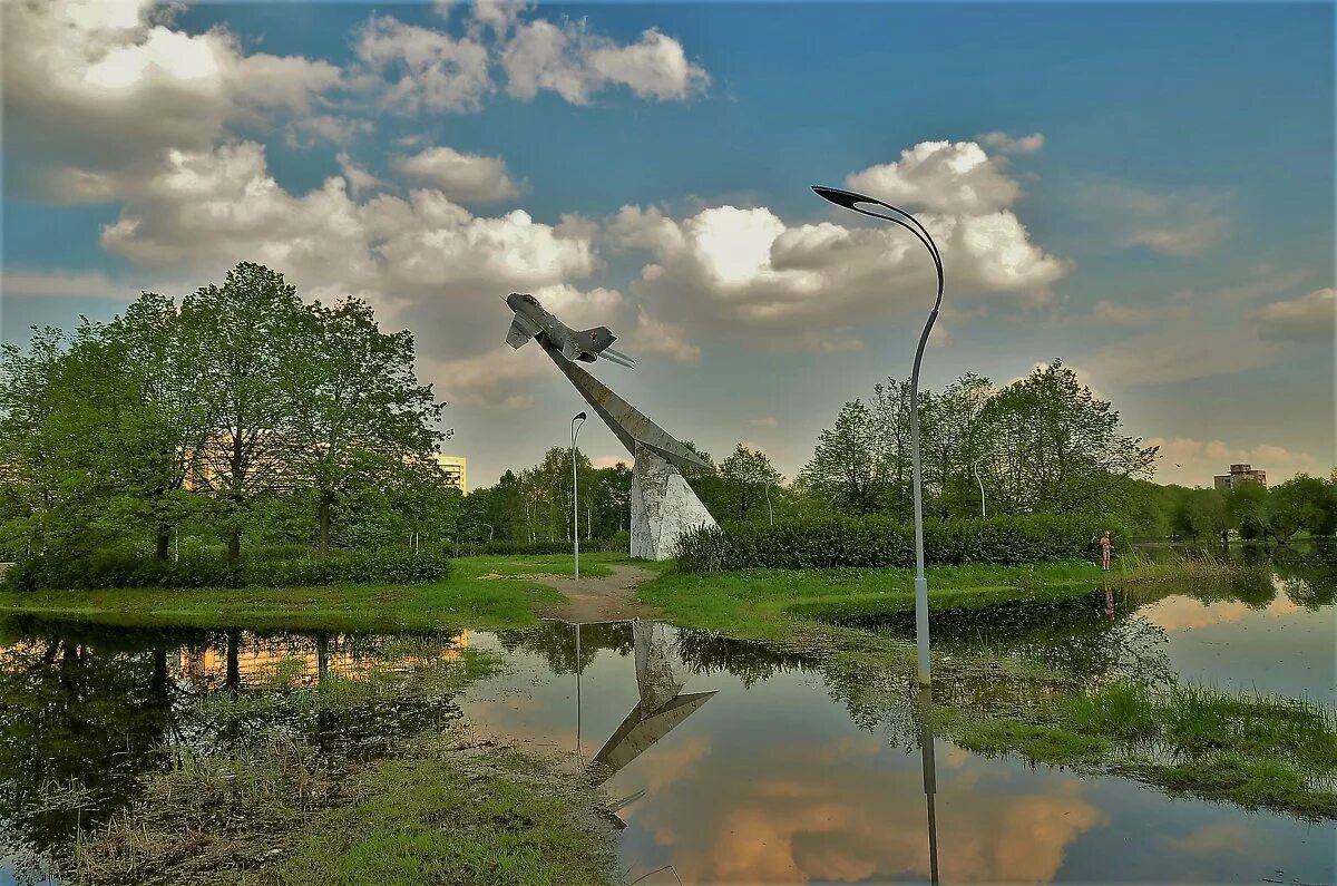 Парк авиаторов фото. Парк Авиаторов Санкт-Петербург. Парк Авиаторов Московский район. Парк Авиаторов самолет. Новоизмайловский парк Авиаторов.