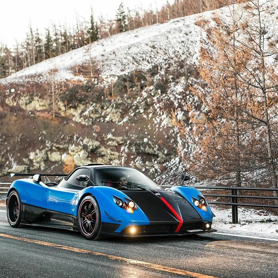 Паганини дорога. Пагани зонда Чинкве. Бугатти и Кенигсегг. Zonda Cinque Roadster. Спорткар Pagani Zonda.