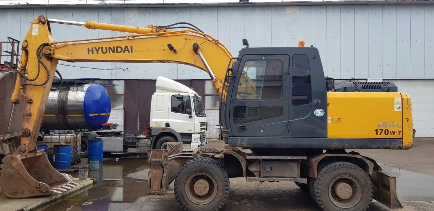 Hyundai 170w-7. Хундай 170 экскаватор колесный. Экскаватор Hyundai r170w-7. Колесный экскаватор Hyundai r170w-7.