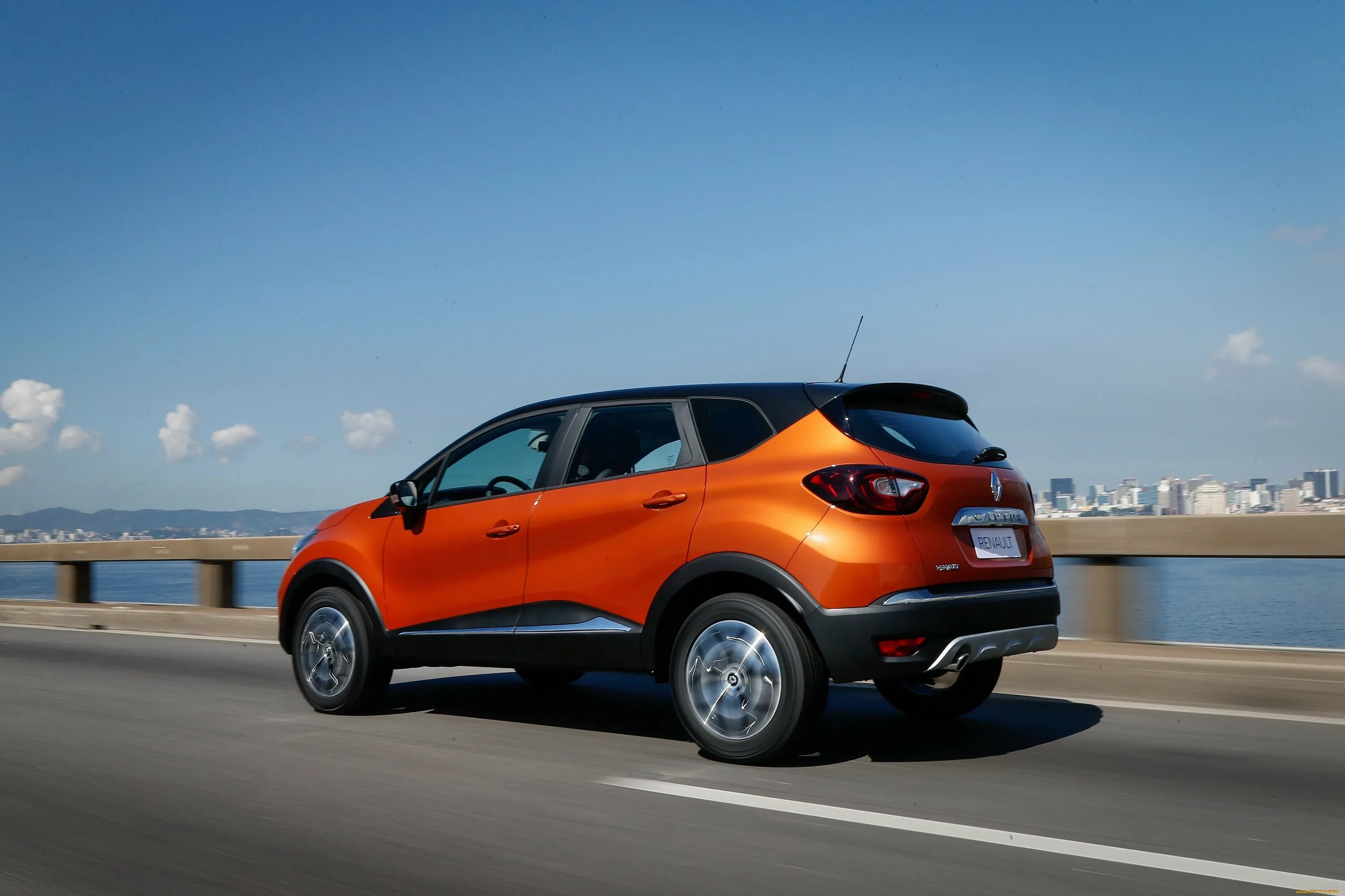 Каптур полный привод автомат. Renault Captur 2016. Renault Captur 1.6. Рено Каптур 2016 года. Renault Captur 2018.