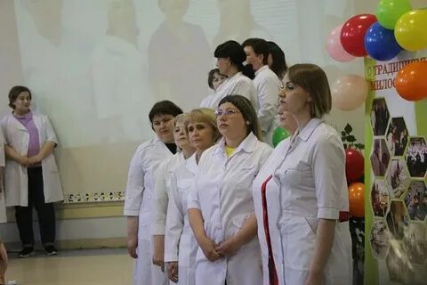 8 медсестер