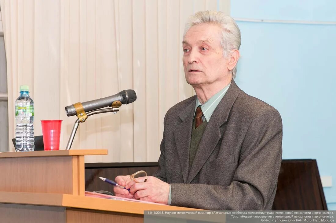 Крепкий орешек фильм 1967 дроздовская. Книга планетарная лестница. Бесконечность не для слабаков. Голик ю. Голик ю.