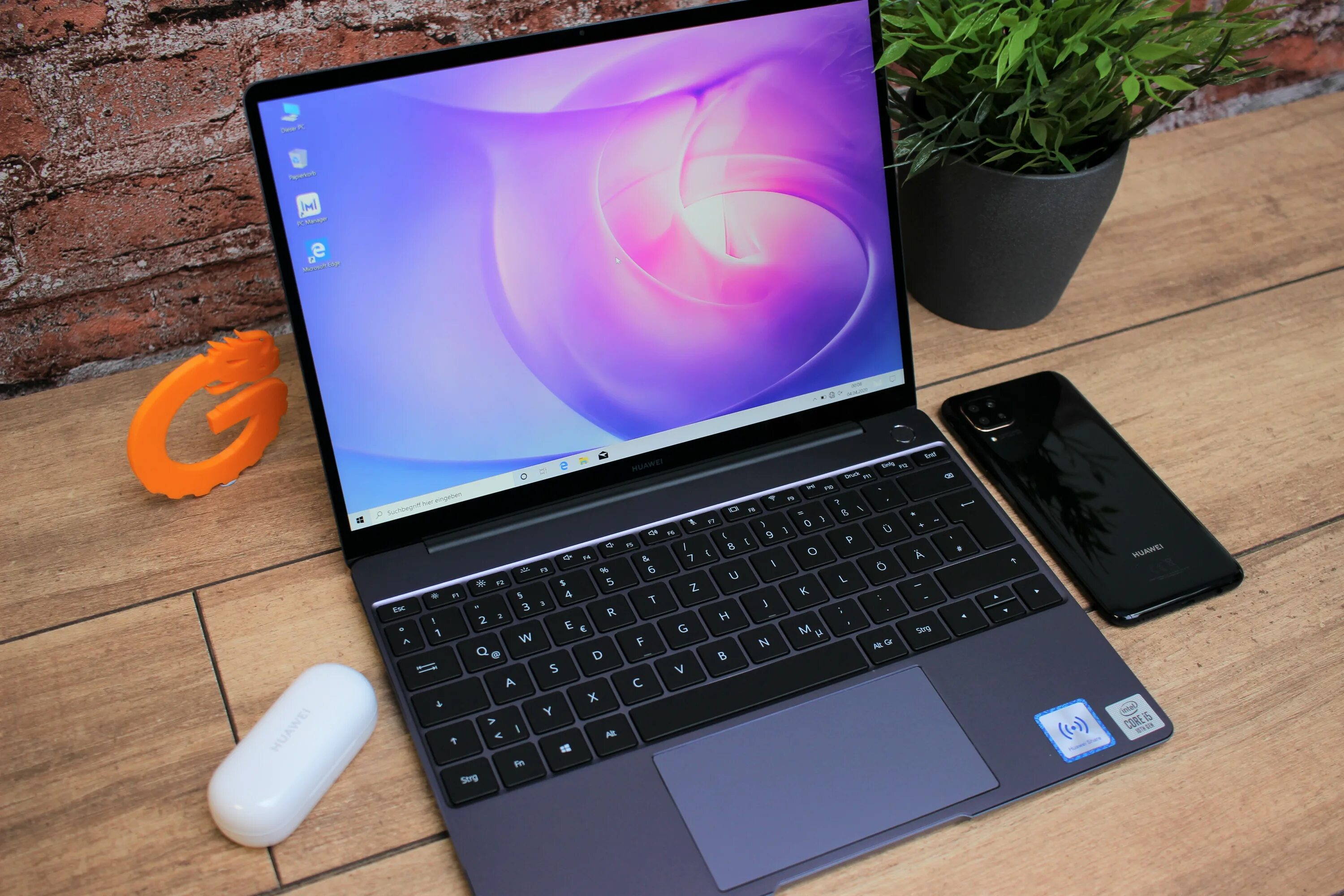 Matebook d16 2024 купить. Huawei MATEBOOK 13. Ноутбук Huawei MATEBOOK 13. Huawei MATEBOOK 14 2020. MATEBOOK 13 AMD 2020.