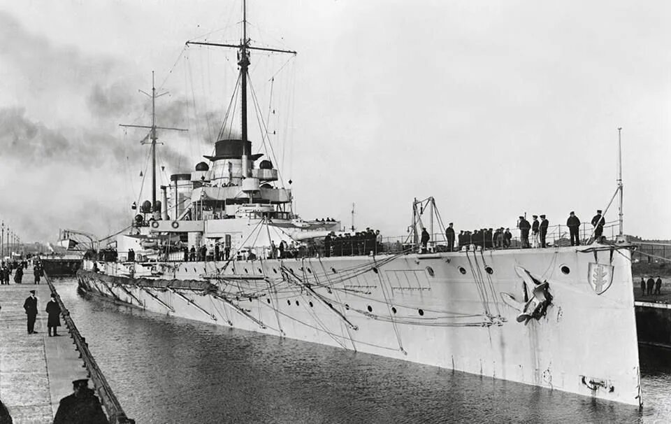 Линейный крейсер гебен. Крейсер бреслау 1914. Гк линкора и человек. Гебен зи. Гебен зи.