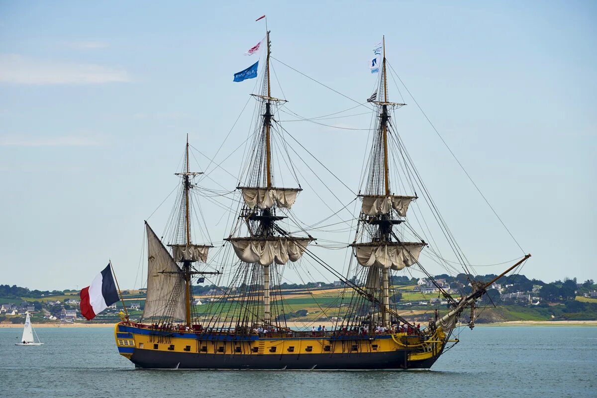 Парусный корабль l Hermione. Французский парусный Фрегат Hermione. French Frigate Hermione 1779. Фрегат light