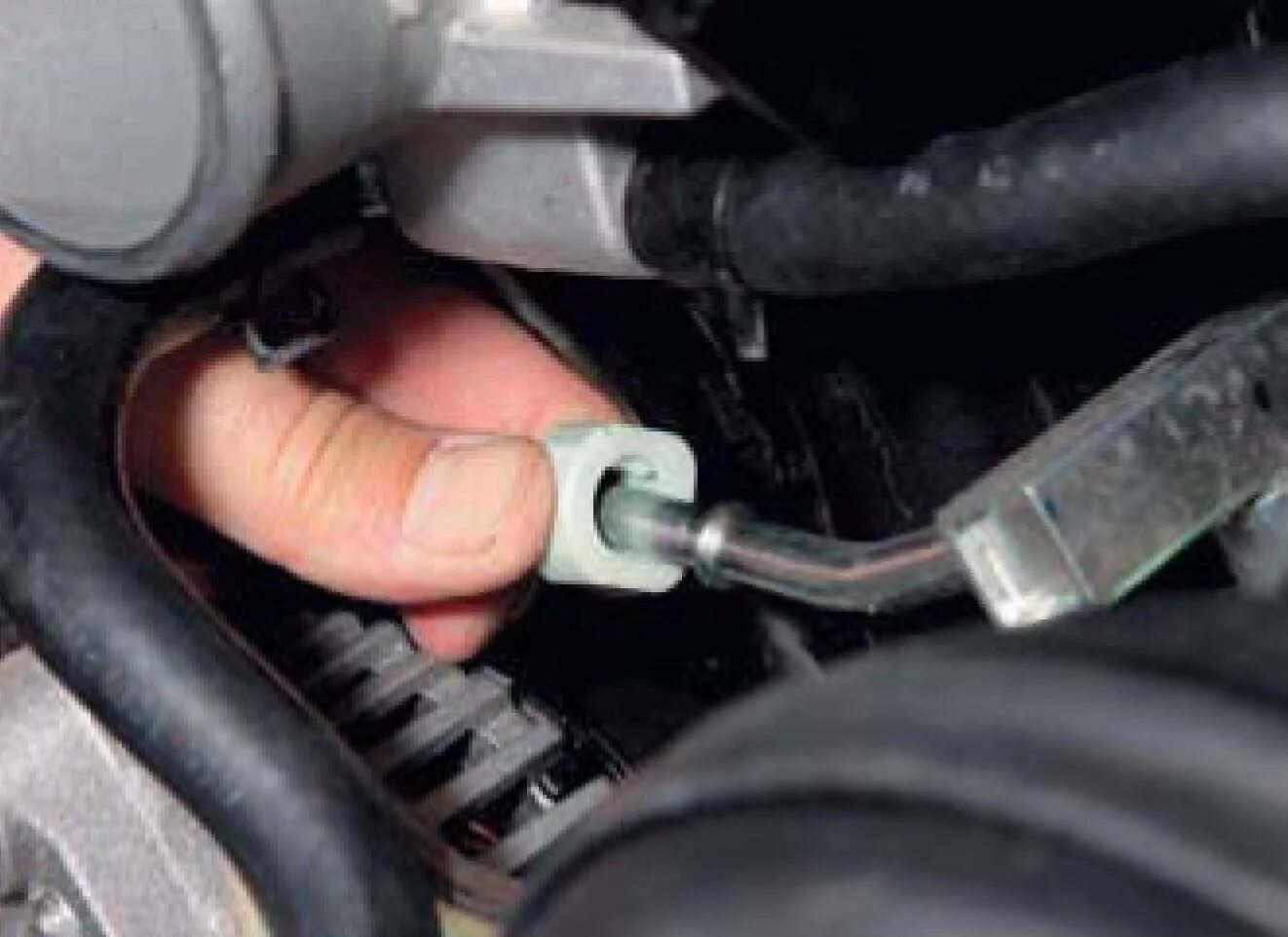 откуда шланг на 2.5 л - Ford Mondeo III, 2,5 л, 2006 года запчасти DRIVE2