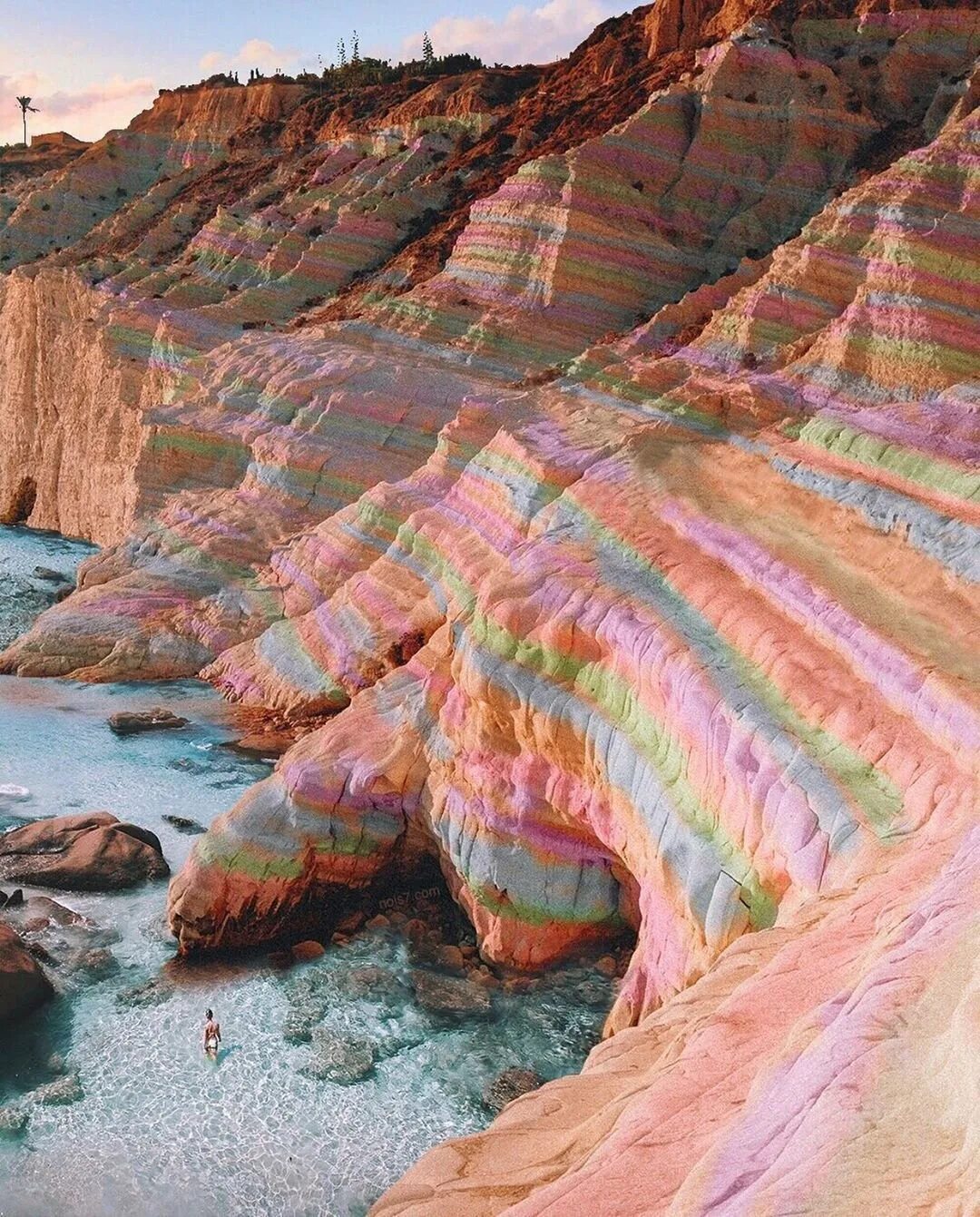 Название невероятное. Цветные скалы Чжанъе Данксиа. Цветные скалы Чжанъе Данксиа в провинции Ганьсу, Китай. Радужные горы Патагония. Радужные горы Чжанъе Данься.