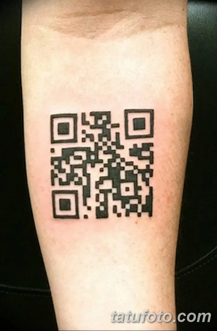 Татуировка код. Qr код. qr тату. татуировка qr код. qr код на руке.
