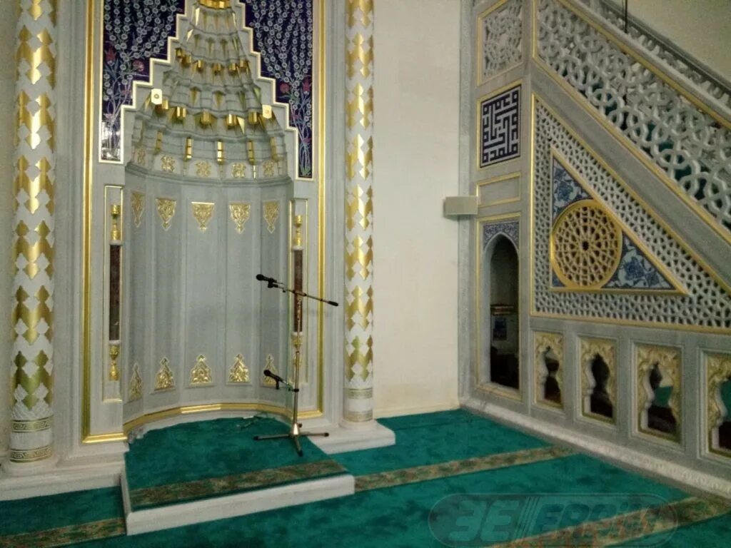 Mihrab ru. Гайнутдин михраб. Мечеть михраб Сура Фатиха. Михраб в мечети.
