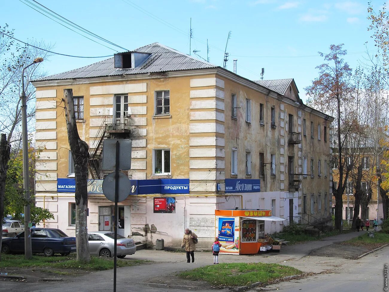 Кварц 3 ламповый передвижной. Ул. Кварцевая 2 москва. Кварцевая 2 москва. Кварц матрица.