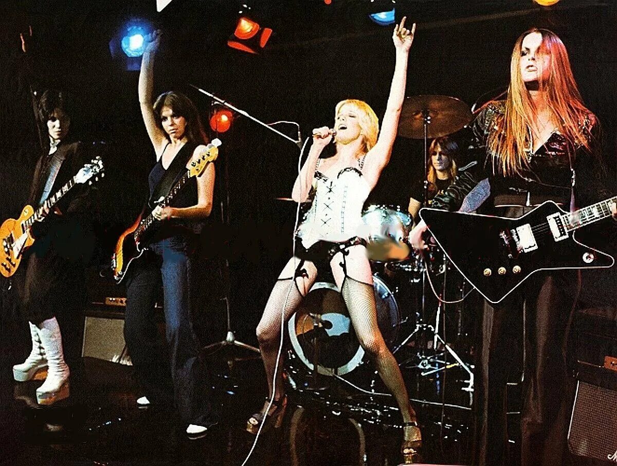 The runaways. Группа the Runaways. Лита Форд Runaways. Runaway. The Runaways вокалистка.