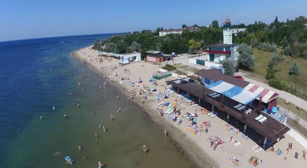 Заозерное евпатория отзывы. Посёлок заозёрное евпатория. поселок заозерный крым. евпатория заозерье. пгт заозерное евпатория пляж.